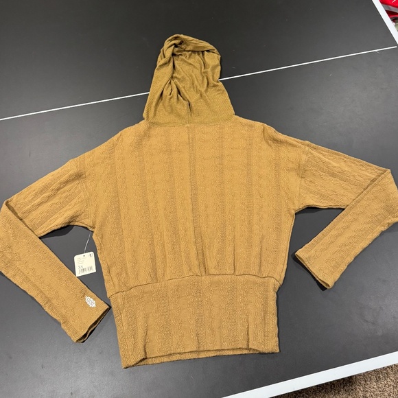 FP Movement By Free People Women's Cropped Hoodie W/Thumbholes~NWT~Size XS - Picture 2 of 6